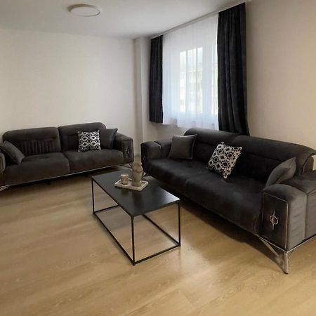 Apartman Lux Apartment Zepce Екстериор снимка